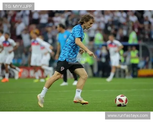 莫德里奇传球大师级技巧，再次展现无与伦比的场上视野